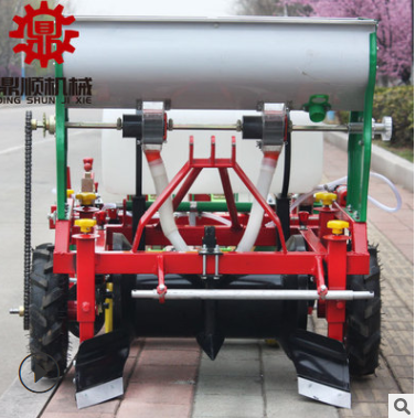 2行4行施肥喷药起垄精播机 四轮拖拉机配套点播机花生覆膜播种机