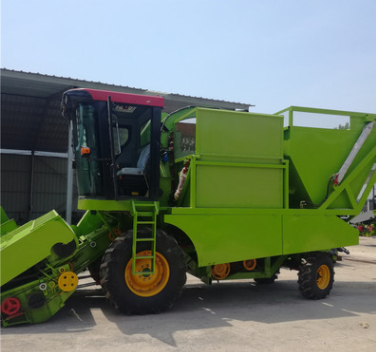 【厂家直销】国家补贴宇田大型玉米四行茎穗兼收收割机图4