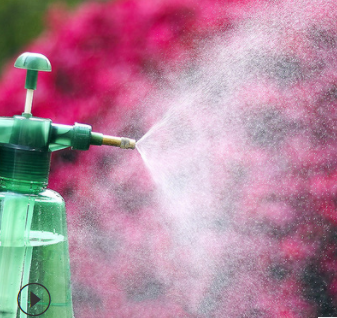 市下1.5L手持喷水壶 气压式浇花浇水园艺喷壶 手动塑料喷雾器批发图5