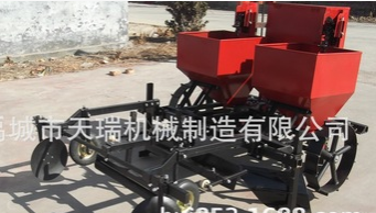 大量供应优质高效土豆施肥种植机 同步实现施肥覆膜打药 出口产品图4