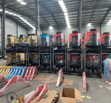 工厂发货履带式遥控割草机 田园农场草坪修剪机 出口智能剪草机