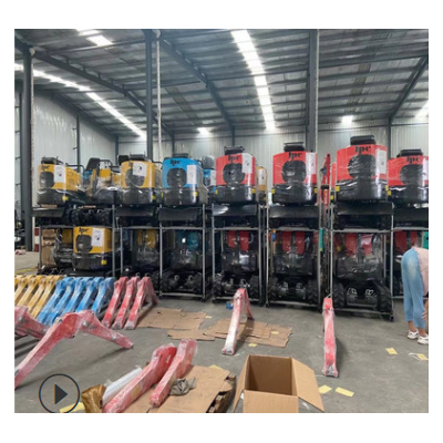 工厂发货履带式遥控割草机 田园农场草坪修剪机 出口智能剪草机