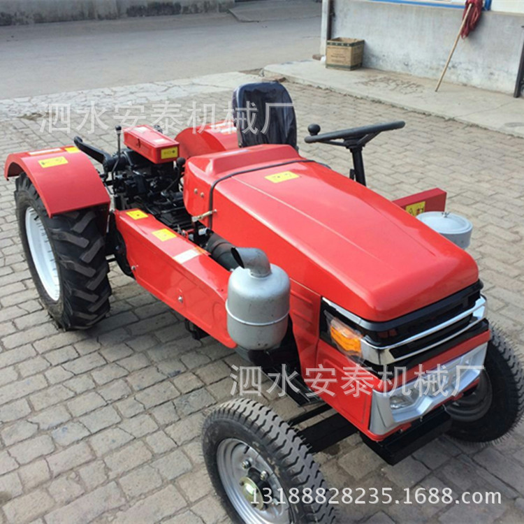 小型四轮拖拉机