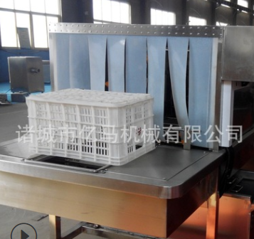 物流箱清洗机 肉料筐清洗机 蔬菜筐清洗机 山东亿马不锈钢洗箱机图3