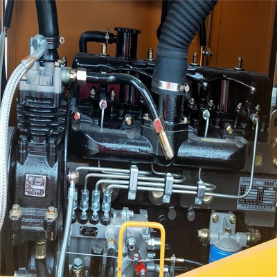 鲁工铲车 多功能935抓草抓木机厂家 工程材料运输推土小型装载机图4