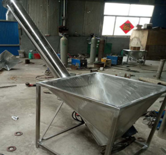 菏泽垂直螺旋提升机 煤渣装袋上料机 固体料用不锈钢绞龙提升机