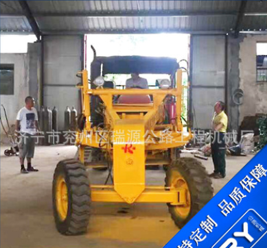 【平地机】小型平地机拖拉机改装刮平机工程小型平地机拖式平地机图3