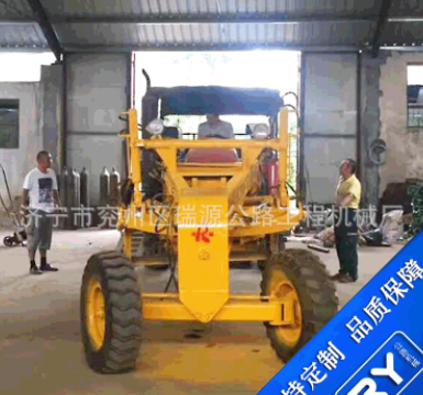 小型平地机拖拉式机改装平土机拖式平地机工程小型平土机图5