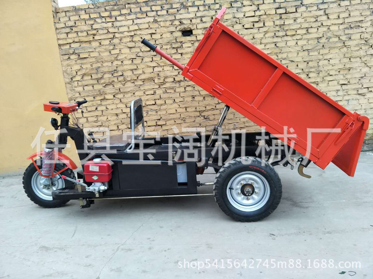 工程电动三轮车