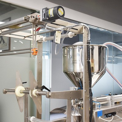 沙拉酱立式包装机500克 袋装液体包装机辣椒酱包装机辣酱油包装机图3