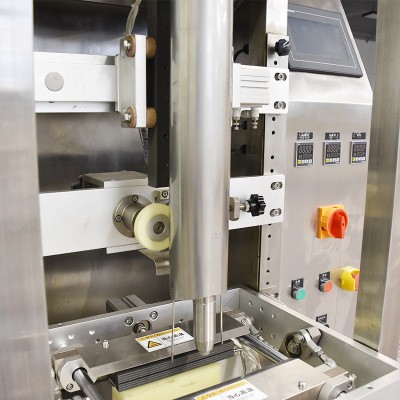 沙拉酱立式包装机500克 袋装液体包装机辣椒酱包装机辣酱油包装机图4