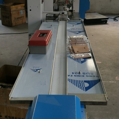 全自动枕式包装机 不锈钢伺服包装机 多功能五金下走膜包装机定制图2