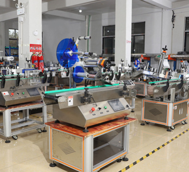 厂家直供全自动稳定不干胶精准平面贴标机 小型全自动平面贴标机图3