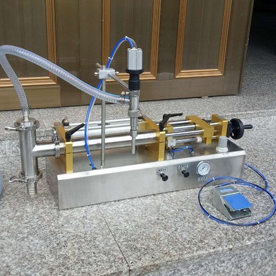 厂家销售卧式三通液体灌装机自吸式洗发水液体定量灌装机带踏板图2