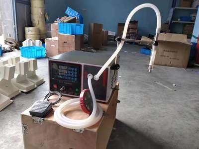 GFK-17数控液体灌装机 饮料白酒灌装机 机油食用油分装机 带计数图5