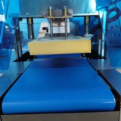 食品自动包装机 河粉套袋机挂面打包机 多功能面条河粉枕式包装机图3