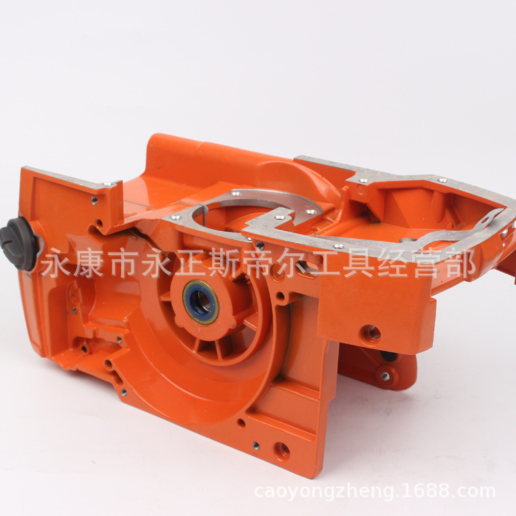 富世华268油锯箱体 (3)