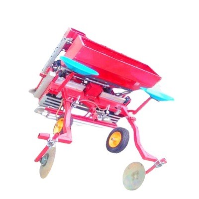 土豆播种机直销 播种施肥打药覆膜起垄多功能马铃薯播种机图5