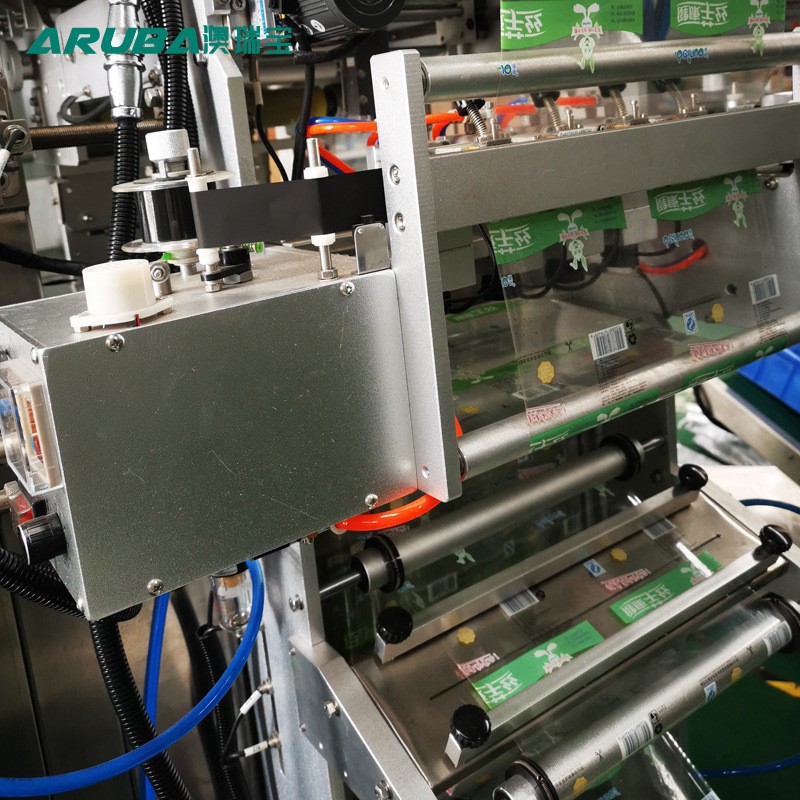 定制多列液体包装机 全自动计量乳液膏体三边封四边封背封包装机图5