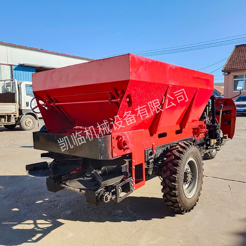 果园三轮撒肥车多功能自走式全自动撒肥车小型农用机械菜园图5