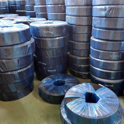 厂家直供PE微喷带农用喷灌带蔬菜大棚用喷水带果园苗圃多孔软管图2