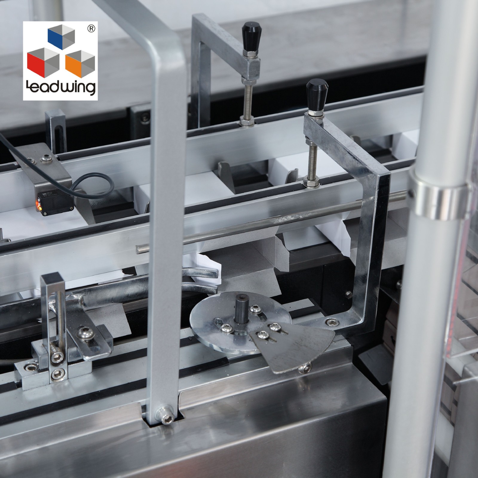 热销LX-YL-160全自动多功能高速装盒机，速度160盒/分。图3