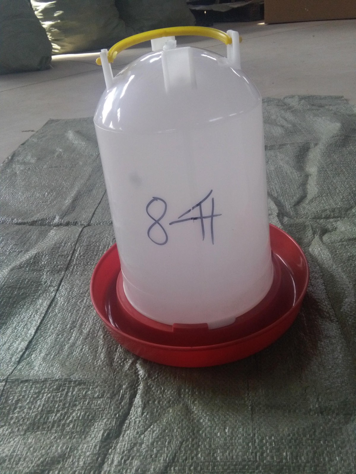 加厚大容量水桶鸡水桶 养鸡用水壶自动饮水器 4升8升水桶直供图6