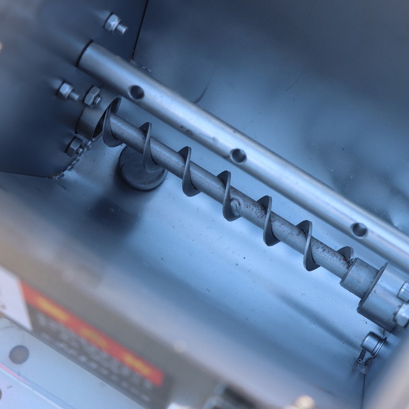 带遥控器的加药器养猪料线粉状下药器赛盘料线专用不锈钢加药器图4