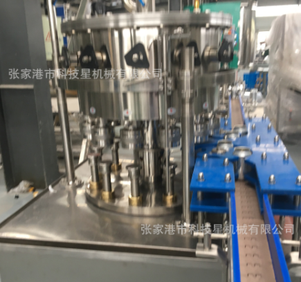 厂家直销含气饮料等压灌装线 全自动液体灌装机 啤酒灌装机图4
