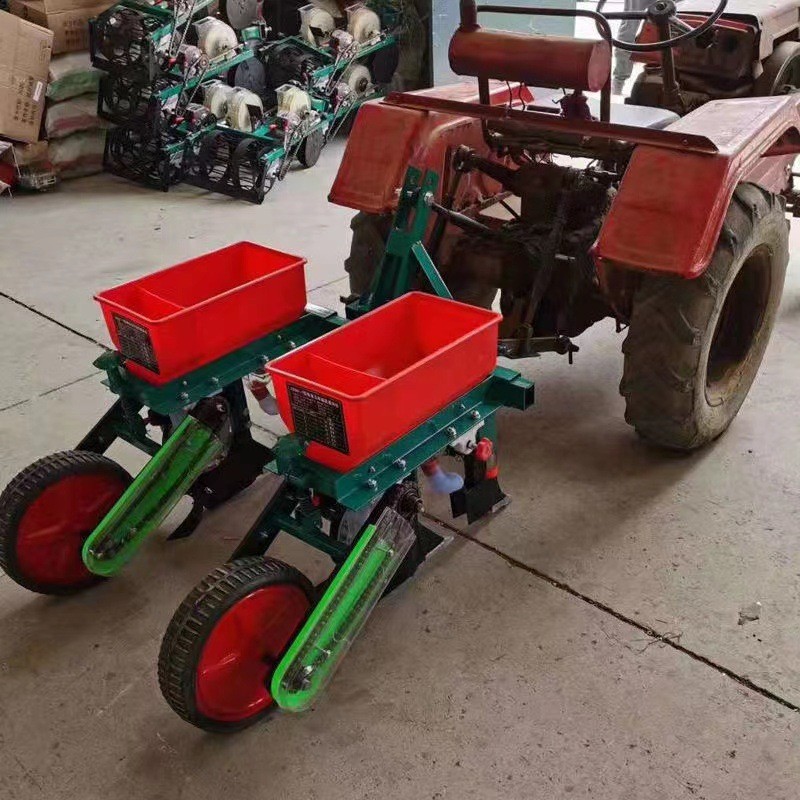 包邮拖拉机带玉米播种机 小型玉米精播机 播种施肥一体机 播种楼图3