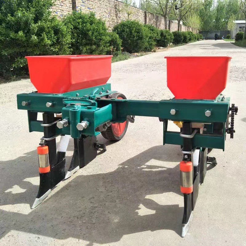 包邮拖拉机带玉米播种机 小型玉米精播机 播种施肥一体机 播种楼图4