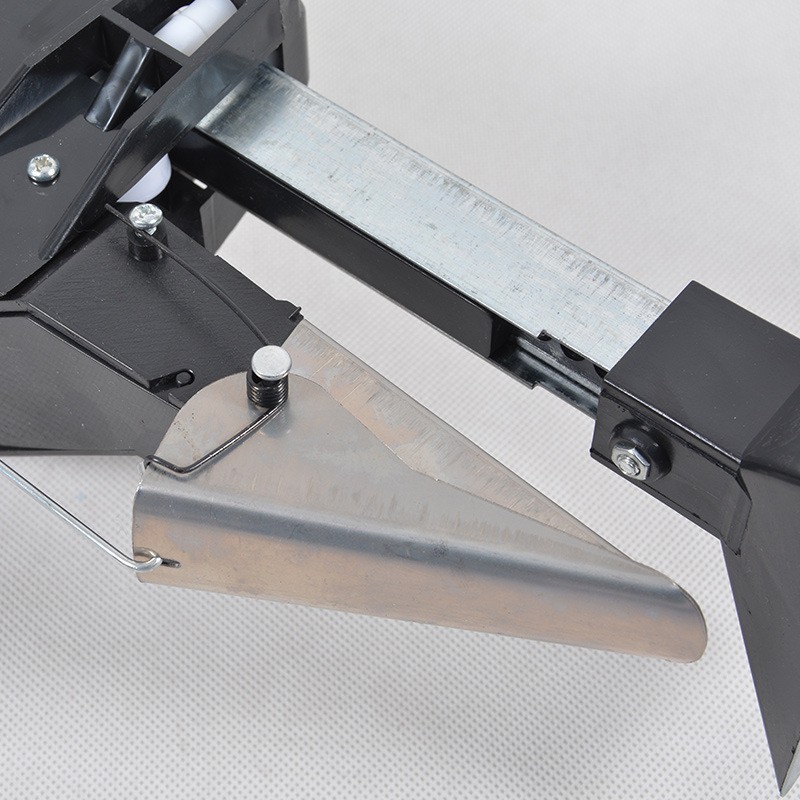 厂家直供智能语音多功能黄豆 花生 芝麻 玉米 便携式手提式播种机图2