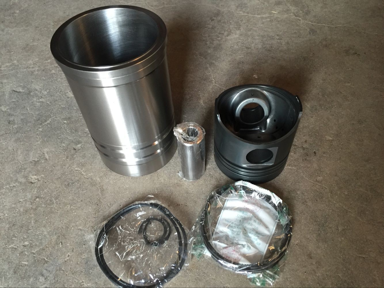 佳林农机配件批发 常柴原厂四配套 缸筒 活塞活塞环 活塞销图3