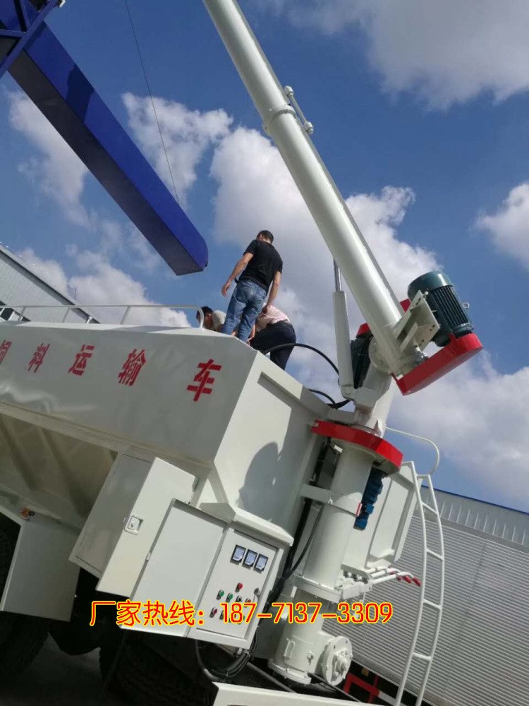厂家直销福田时代6吨小型散装饲料运输车|12方家禽饲料运输车厂家图3