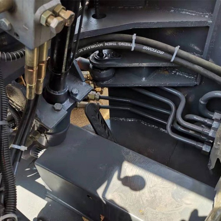 20型带证的矿用装载机井下超低铲车四轮驱动前卸式装载机图4