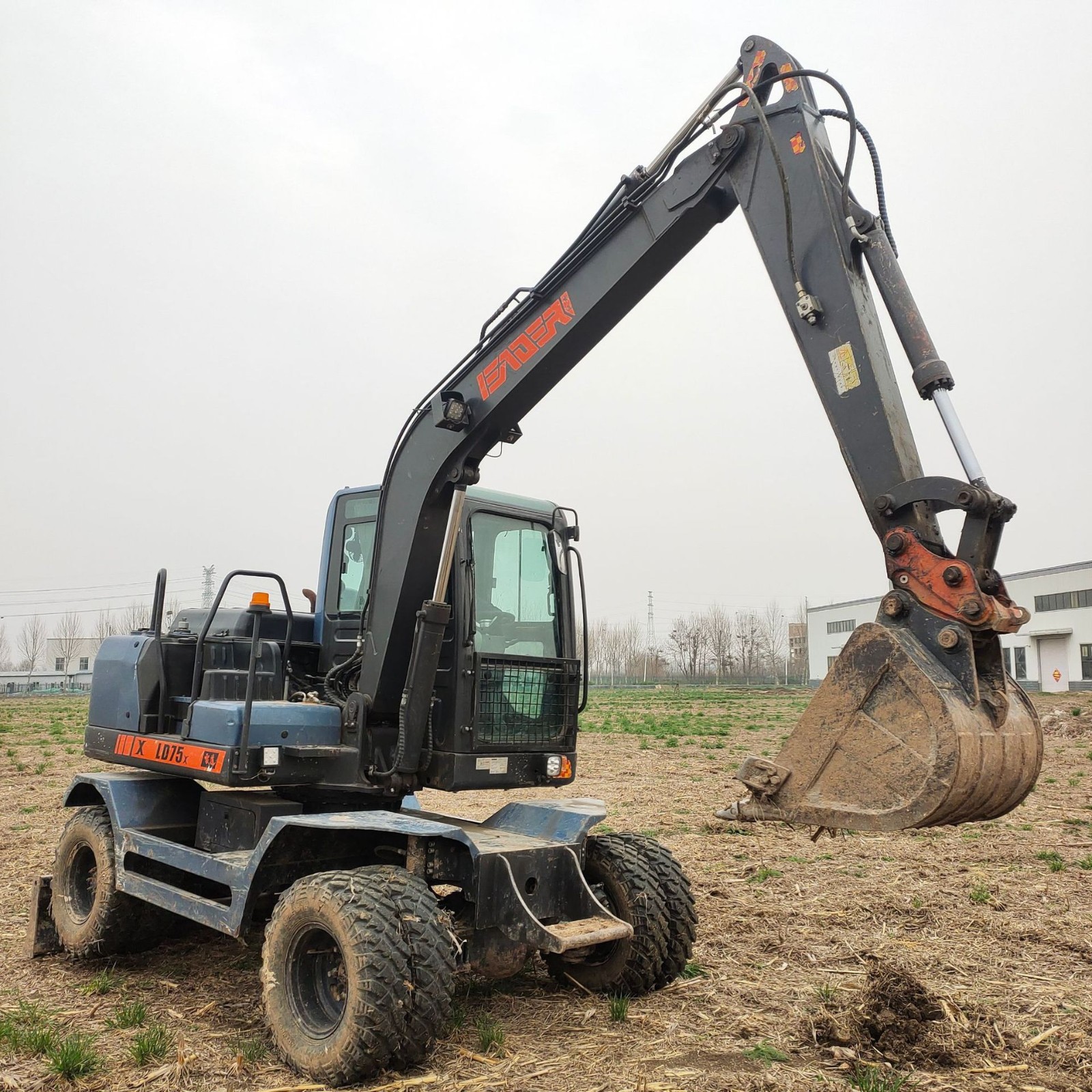 雷道 济宁 二手轮式挖掘机 轮挖 便宜钩机 挖土机图片 旋转挖机图4