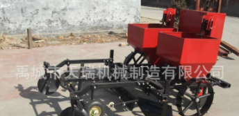 大量供应优质高效土豆施肥种植机 同步实现施肥覆膜打药 出口产品图2