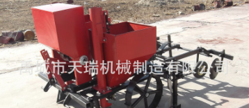 大量供应优质高效土豆施肥种植机 同步实现施肥覆膜打药 出口产品图3