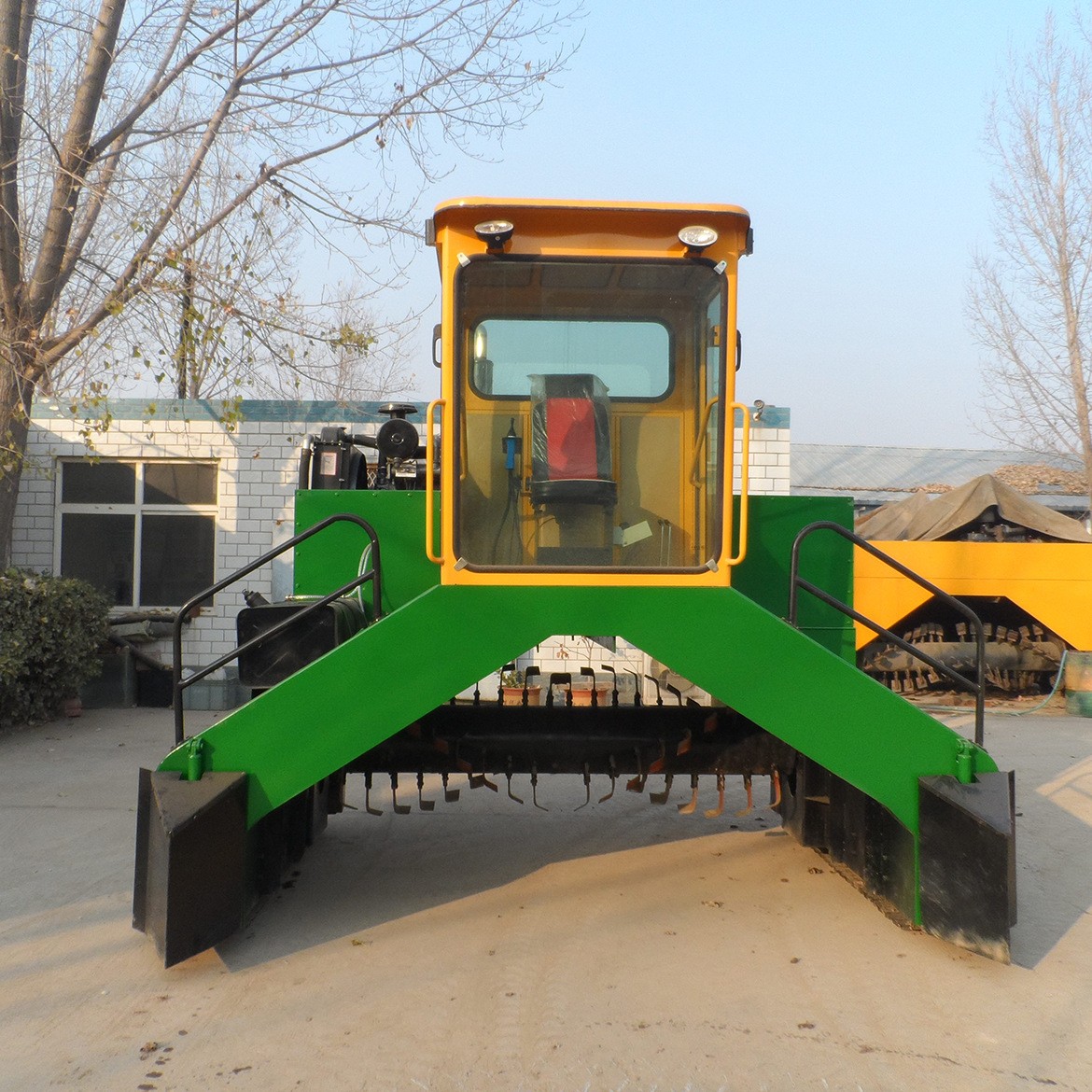 厂家直销履带式翻抛机农家肥有机肥处理设备翻堆机堆肥机翻耙机图3