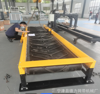 移动装卸水泥折叠输送机小型传输带楼梯传送机轻型装车黑色橡胶带图3