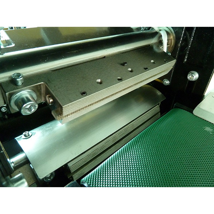 厂家供应面包包装机DK360自动充气双变频法式小面包包装机械设备图3