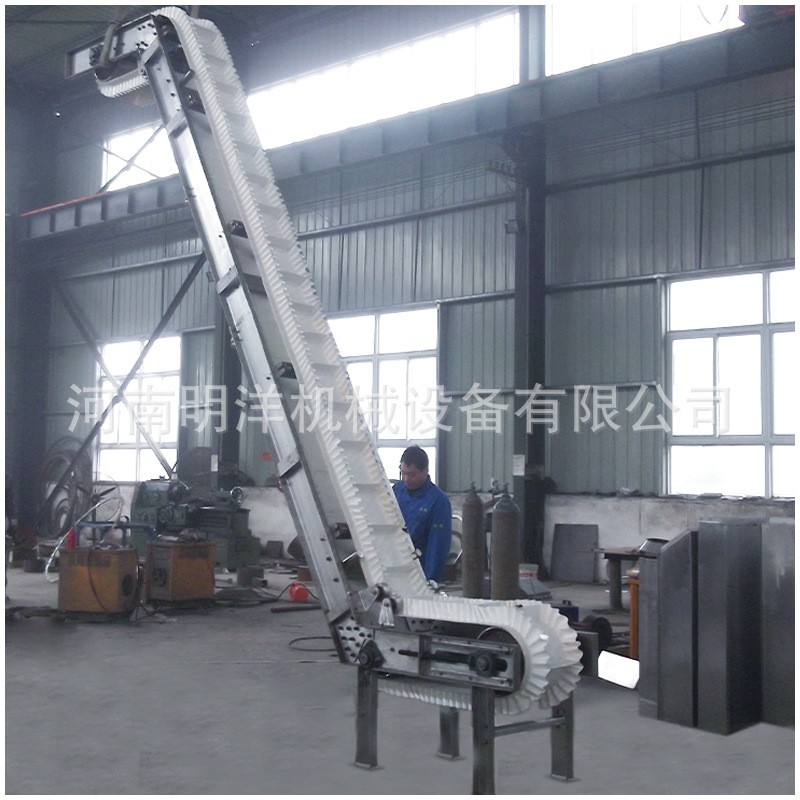 爬坡式大倾角皮带输送机全封闭式口罩输送设备 明洋机械图4