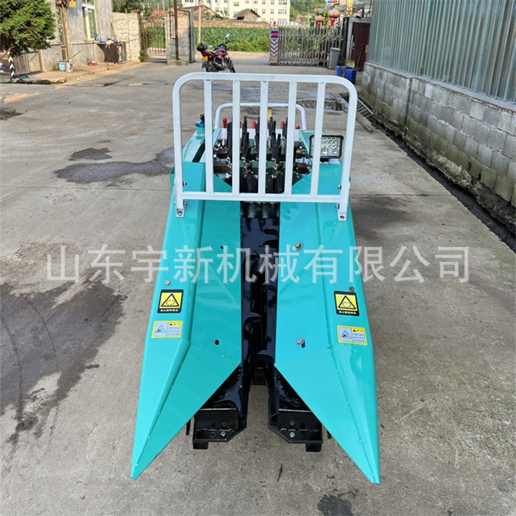 大马力柴油苞米收获机 掰玉米棒子机器 手推式玉米收获机图4