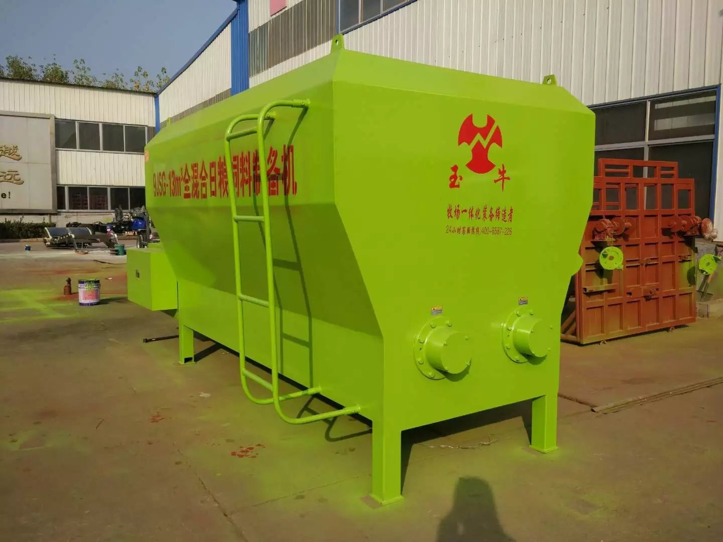 新疆直销卧式TMR饲料搅拌机 5-13立方可定制 欢迎选购图2