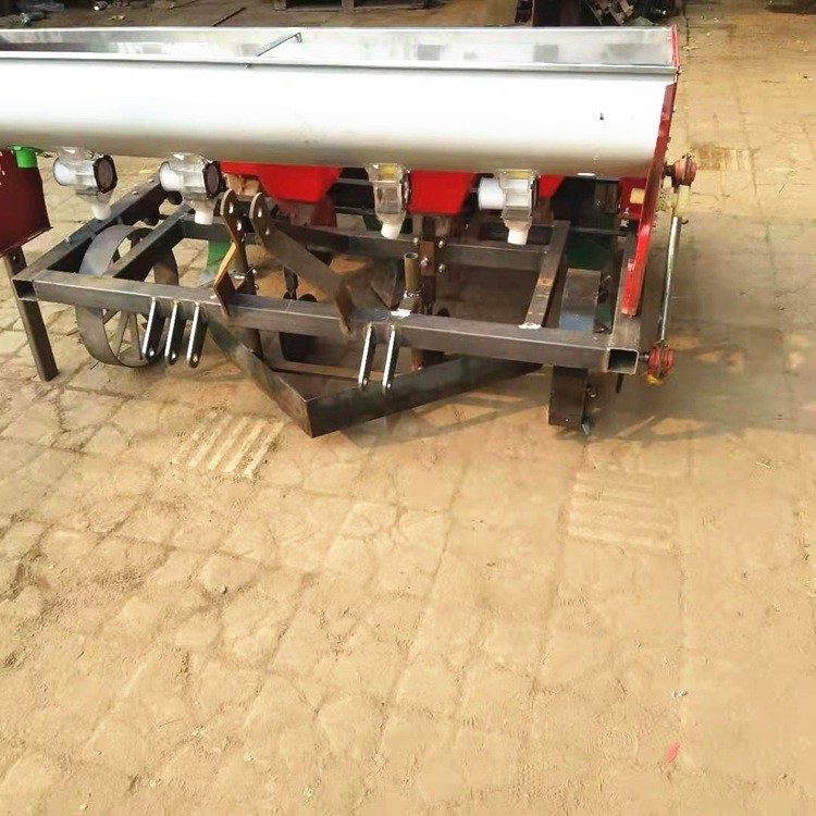 两垄四行花生精播机起垄施肥种植一体机花生播种机图4