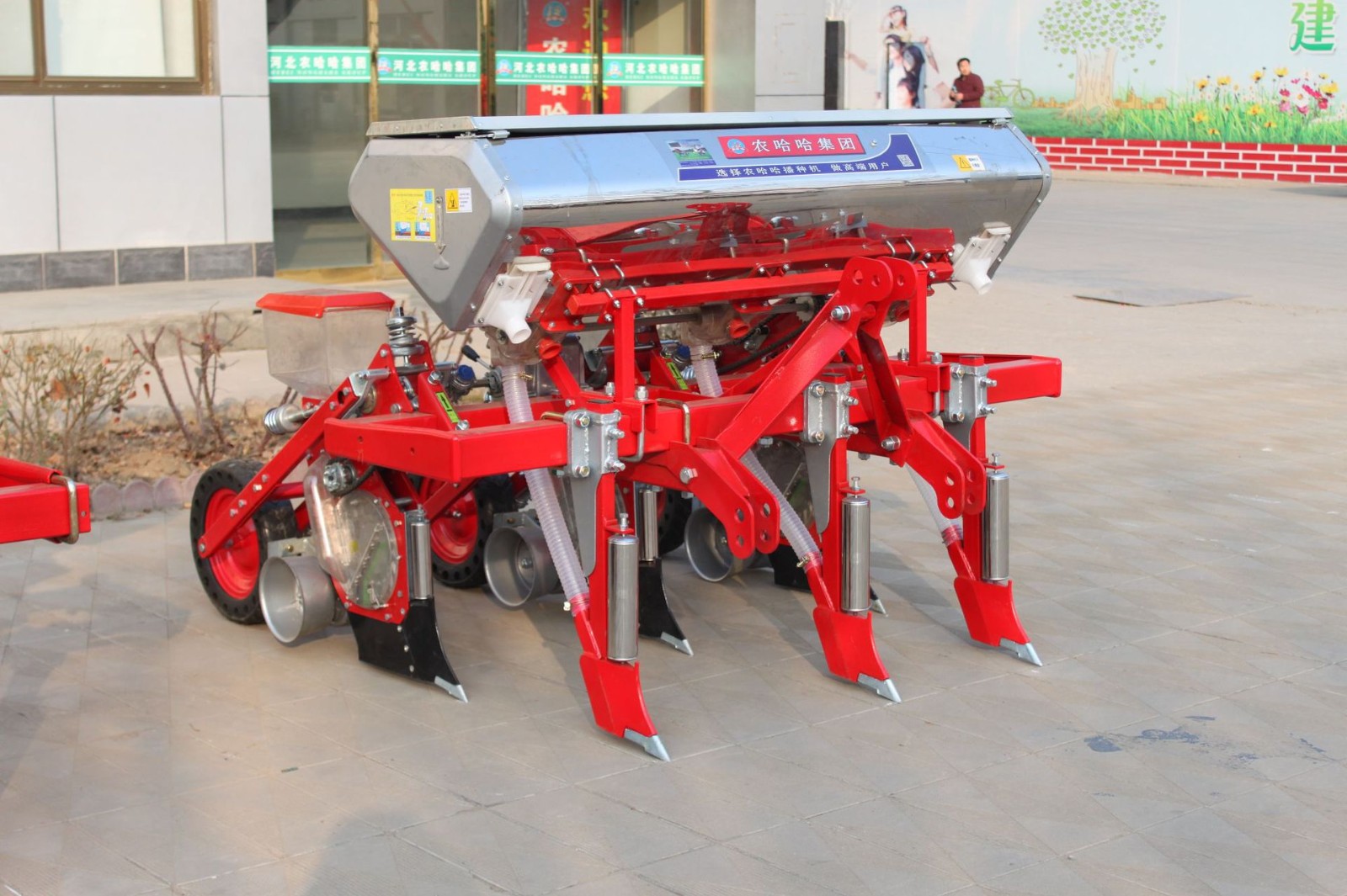 2021年新款仿形3行玉米播种机 仿形播种机 农哈哈厂家发货图2