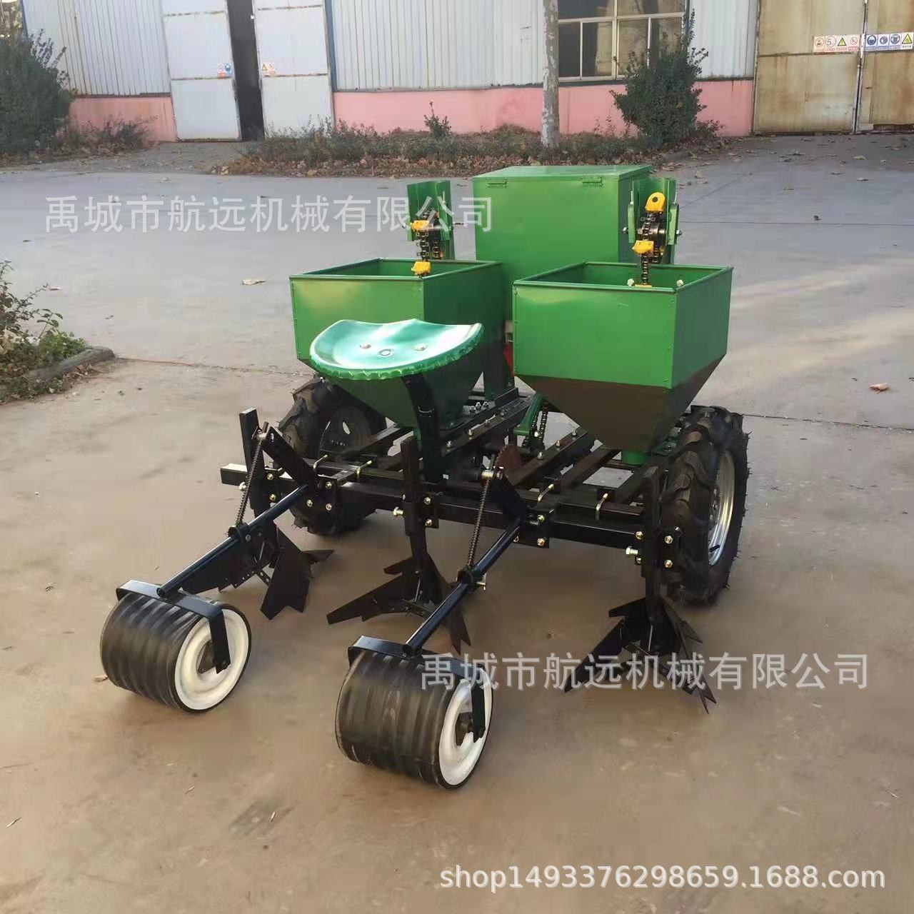 新款双垄双行的土豆施肥播种机 行距65-80cm的马铃薯起垄种植机图2