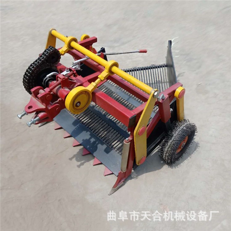 拖拉机带花生收获机土豆多型号收获机价格收净率高适用各种土质图2