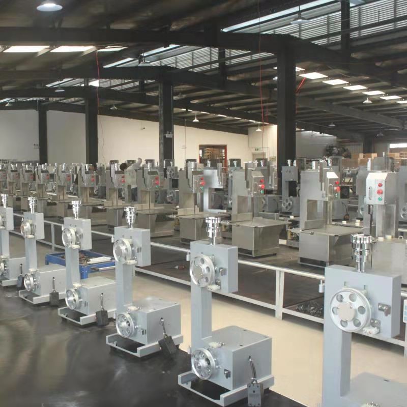 锯骨机商用全自动牛羊冻肉猪蹄排多功能电动切骨头机台式家用小型图2