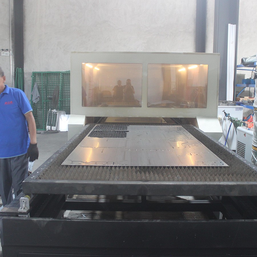 锯骨机商用全自动牛羊冻肉猪蹄排多功能电动切骨头机台式家用小型图5